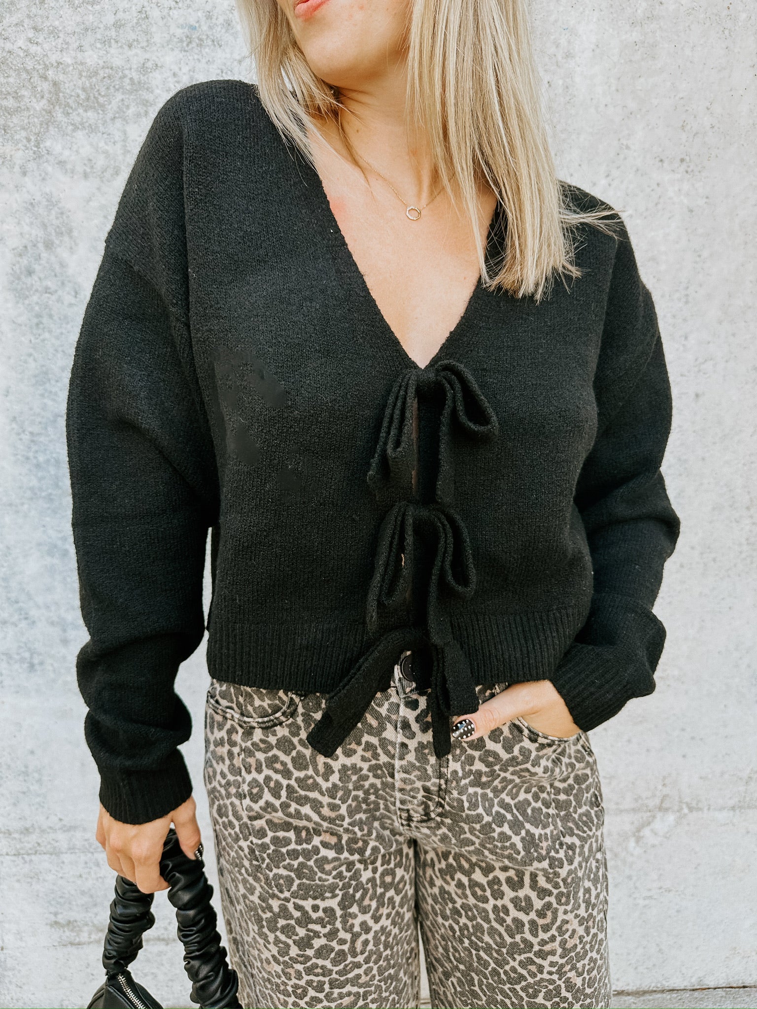 Bailee Bow Sweater- Black