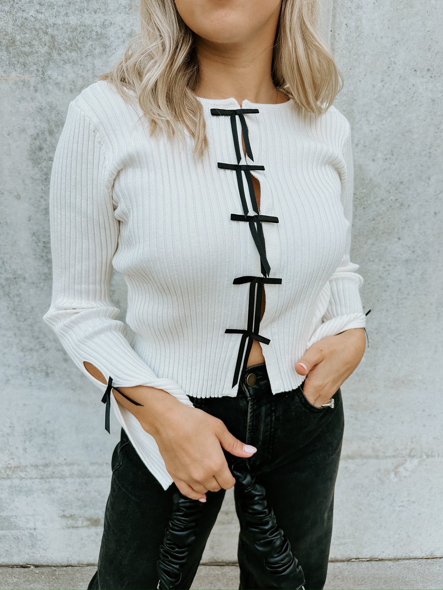 Bow Contrast Top