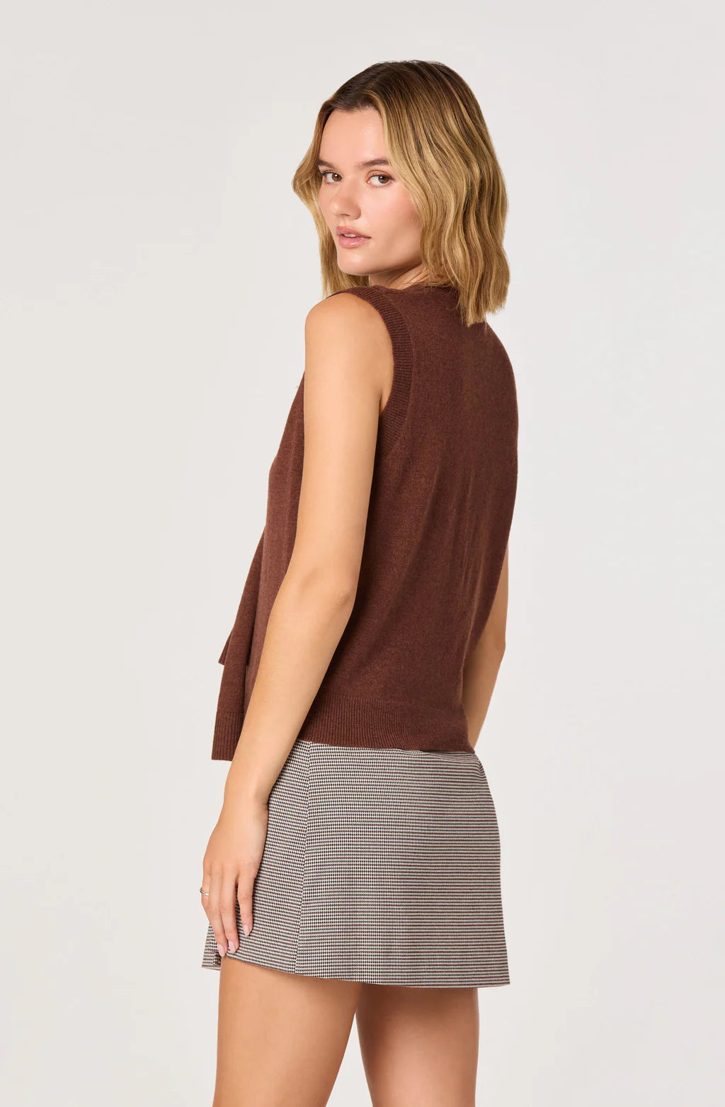 Sleeveless Layered Scarf Sweater- Brown